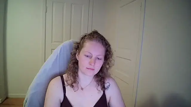 Girlnina-1995 online show from 04/17/26, 09:34