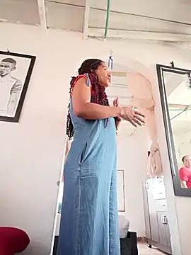 Snapshot of Bigassmommy_x chatting on 02/02/26, 03:55 Bigassmommy x online show from 02/02/26, 03:55