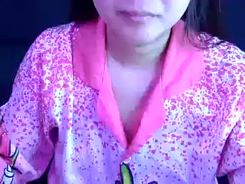 Bee 2k online show from 09/30/25, 04:50