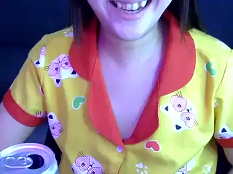 Bee 2k online show from 10/24/25, 04:31