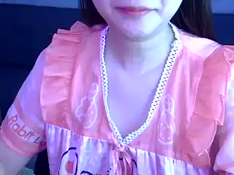 Bee 2k online show from 11/17/25, 05:02