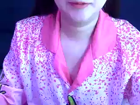 Bee 2k online show from 11/28/25, 04:48