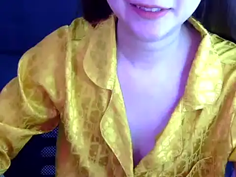 Bee 2k online show from 11/29/25, 04:59