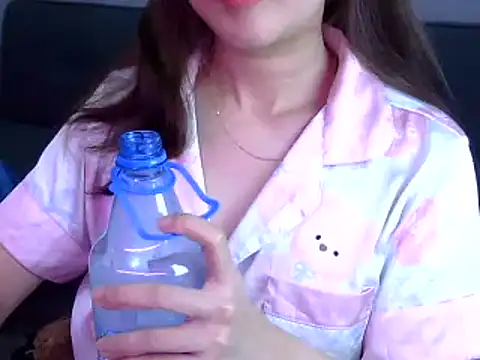 Bee 2k online show from 04/22/26, 04:15