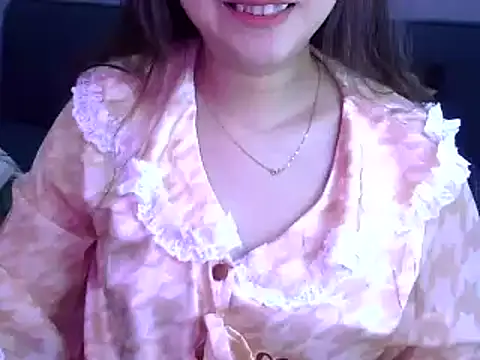 Bee 2k online show from 04/24/26, 04:15