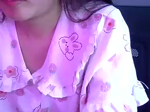 Bee 2k online show from 06/19/26, 04:28