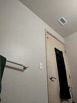 eatmeplease44 online show from 03/01/25, 07:41