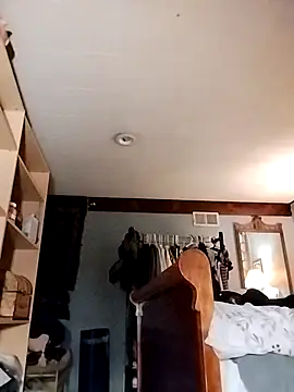 eatmeplease44 online show from 10/22/25, 06:29