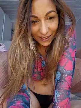 Snapshot of Lola-Roxx chatting on 05/14/26, 01:29 Lola-Roxx online show from 05/14/26, 01:29