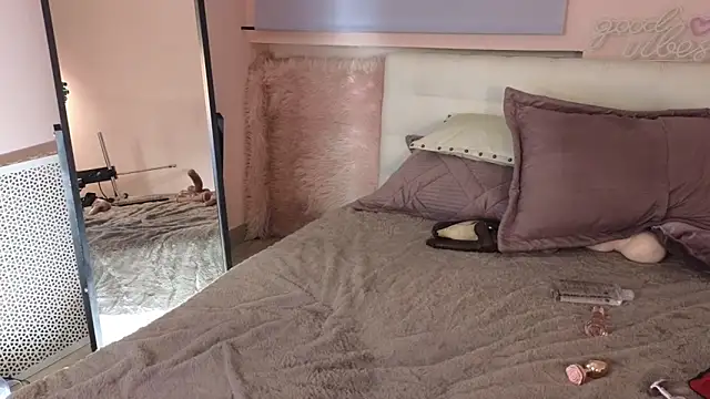 AmalyGreen online show from 03/21/25, 05:02