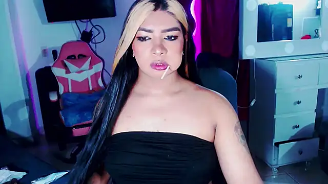 Snapshot of violet_bigcock774 chatting on 11/13/25, 06:45 violet bigcock774 online show from 11/13/25, 06:45