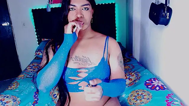 violet bigcock774 online show from 02/11/26, 03:39
