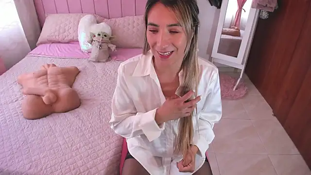 Snapshot of whitneyhot chatting on 02/27/25, 05:36 whitneyhot online show from 02/27/25, 05:36