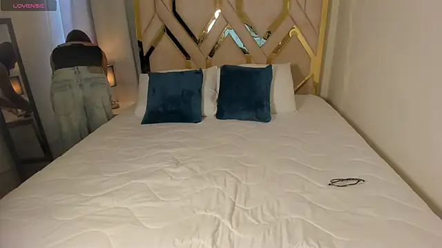 whitneyhot online show from 05/04/26, 02:13