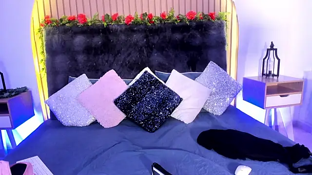 Karlagonzales  online show from 02/12/25, 12:48