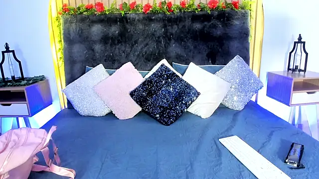 Karlagonzales  online show from 02/12/25, 07:24