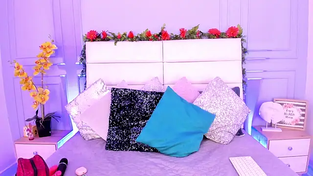 Karlagonzales  online show from 03/13/25, 06:56