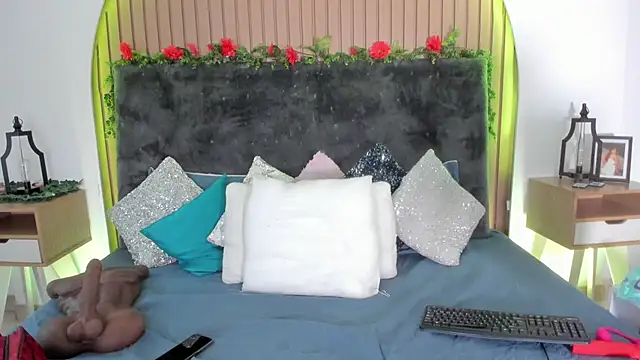 Karlagonzales  online show from 03/13/26, 06:36