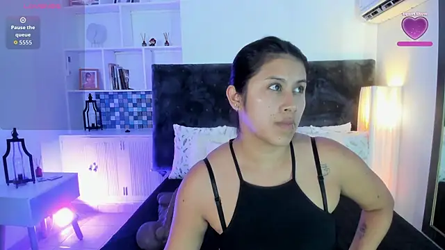 Snapshot of Karlagonzales_ chatting on 06/25/26, 06:56 Karlagonzales online show from 06/25/26, 06:56