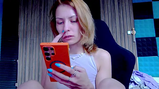 karo123421 online show from 03/18/25, 11:08