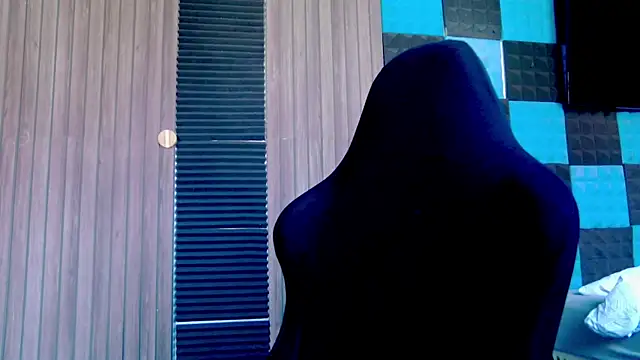 karo123421 online show from 03/19/25, 12:34