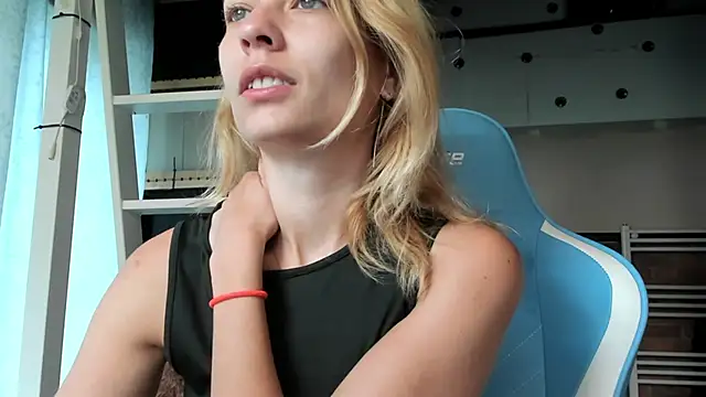 karo123421 online show from 09/10/25, 06:46