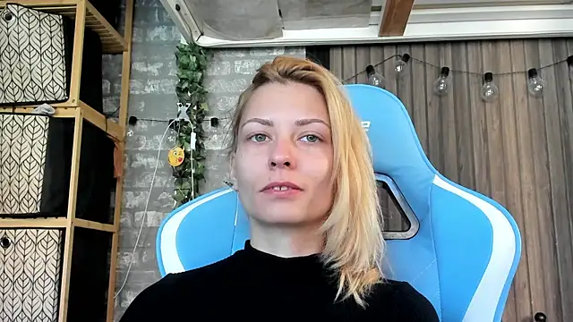 karo123421 online show from 09/19/25, 12:17