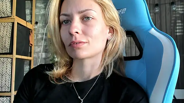 karo123421 online show from 09/21/25, 07:43