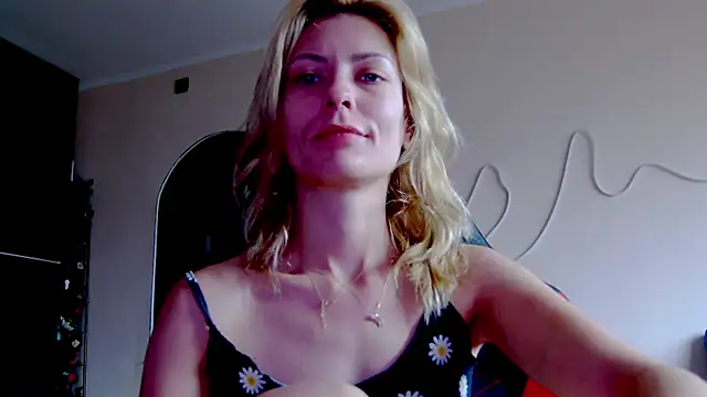 karo123421 online show from 10/12/25, 08:35