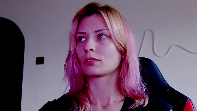 karo123421 online show from 11/04/25, 09:41