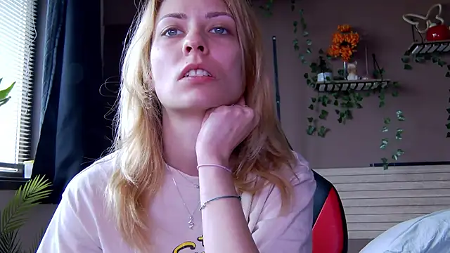 karo123421 online show from 02/08/26, 07:01