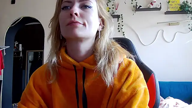 karo123421 online show from 02/25/26, 09:19