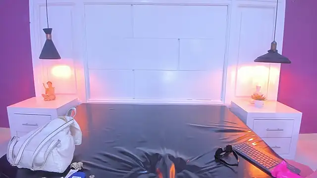 SilvanaCapelli online show from 02/22/25, 09:59