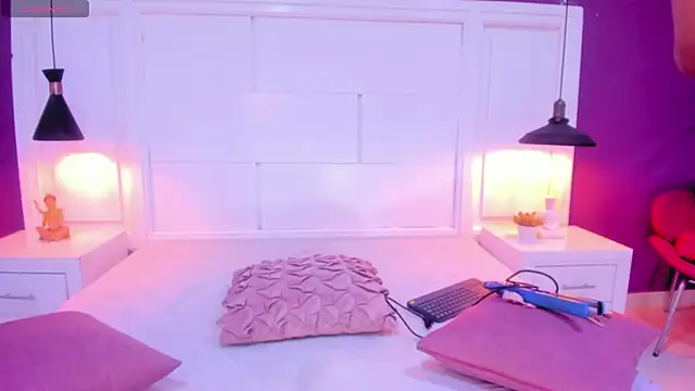 SilvanaCapelli online show from 03/21/25, 11:01