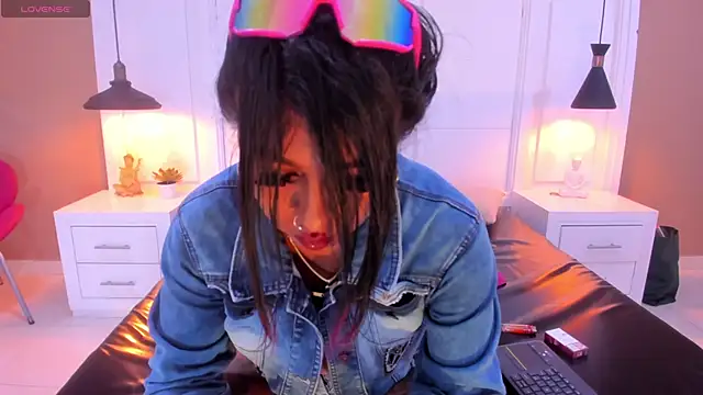 SilvanaCapelli online show from 09/20/25, 04:57