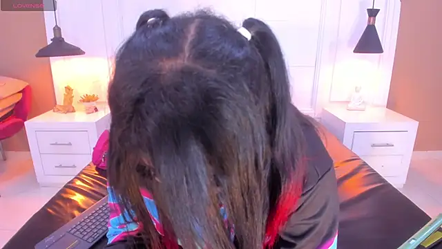 SilvanaCapelli online show from 10/16/25, 05:19