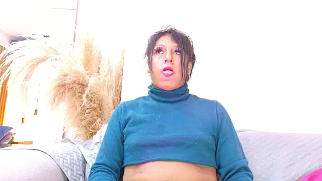 SilvanaCapelli online show from 12/15/25, 07:40