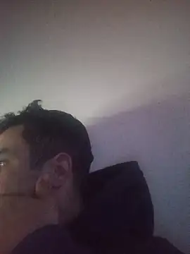 Snapshot of Ayoub--Nik chatting on 05/11/26, 07:33 Ayoub--Nik online show from 05/11/26, 07:33