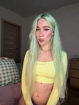 Snapshot of xDinnax chatting on 01/17/25, 05:21 xDinnax online show from 01/17/25, 05:21