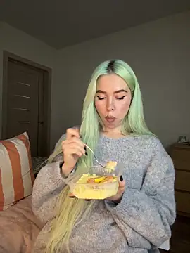 Snapshot of xDinnax chatting on 01/20/25, 05:59 xDinnax online show from 01/20/25, 05:59