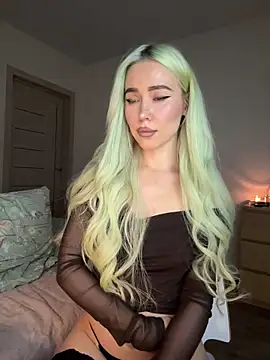 Snapshot of xDinnax chatting on 01/27/25, 05:58 xDinnax online show from 01/27/25, 05:58