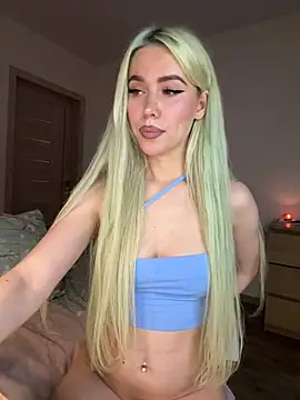 Snapshot of xDinnax chatting on 01/31/25, 05:42 xDinnax online show from 01/31/25, 05:42