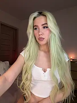 Snapshot of xDinnax chatting on 02/12/25, 04:33 xDinnax online show from 02/12/25, 04:33