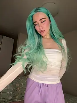 Snapshot of xDinnax chatting on 03/10/25, 08:34 xDinnax online show from 03/10/25, 08:34