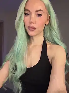 Snapshot of xDinnax chatting on 09/21/25, 03:02 xDinnax online show from 09/21/25, 03:02