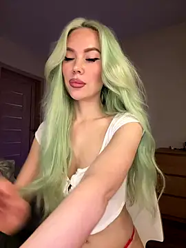 Snapshot of xDinnax chatting on 09/23/25, 04:32 xDinnax online show from 09/23/25, 04:32