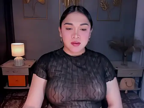 MaxeneCullens online show from 11/10/25, 10:25