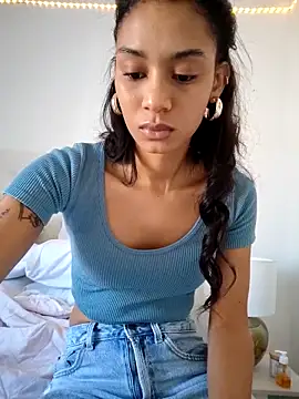 Leaberry online show from 09/10/25, 01:55