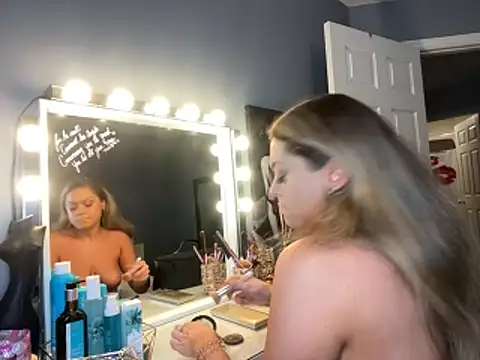 Alexaluxee online show from 10/18/25, 07:25