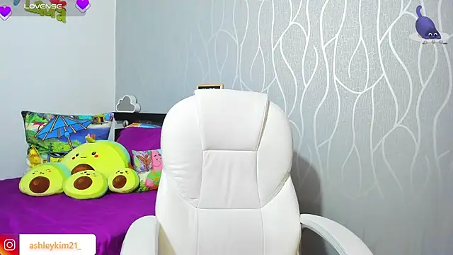 AshleyKim  online show from 12/20/25, 01:23